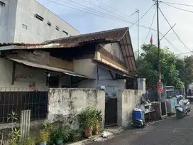 Rumah Jl Rana Regol di pusat kota bandung,