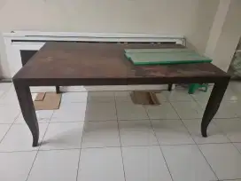 Meja Kayu Kokoh