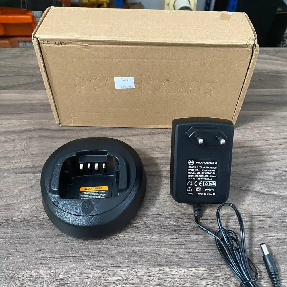 Charger Motorola CP1660
