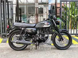 W175 SE istimewa persis baru