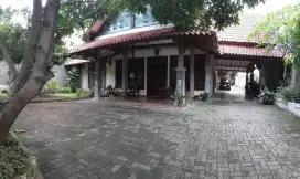 Investasi Properti semakin menarik , rumah besar di Telaga Bodas Raya
