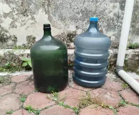 Botol kaca besar ukuran galon
