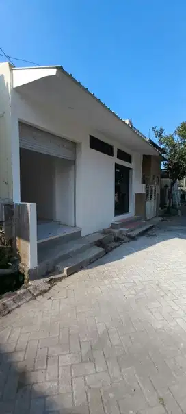 Rumah dan Toko Karang Ploso Malang Gandeng Batu