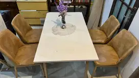 Meja makan informa murah