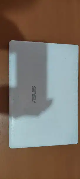 Laptop ASUS X401U
