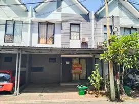 Dikontrakkan Rumah 2 Lantai di Pusat Kota Karawang
