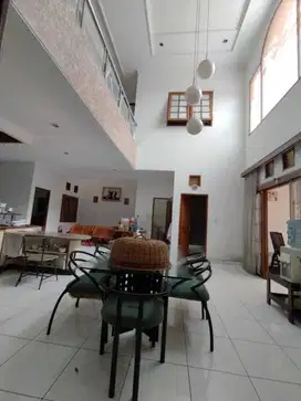 Dijual Rumah Luxury di Jalan. Dr. Junjunan Pasteur