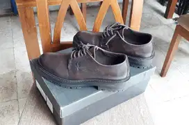 Sepatu Massimo Dutti made in Portugal kondisi 95 persen