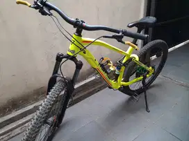 MTB THRILL FERVENT 1.0 SEPEDA GUNUNG + BONUS