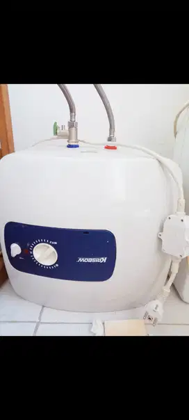 Dijual water heater, ada 2 macam. Masih berfungsi baik