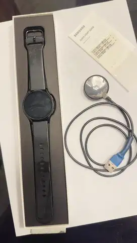 Samsung Galaxy Watch 4 Hitam