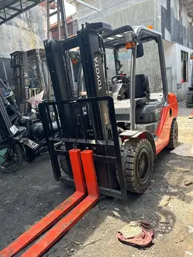 Forklift Toyota 3 Ton TRILIFT 4.5bmeter bekas