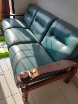 Sofa tiga baris merk ligna