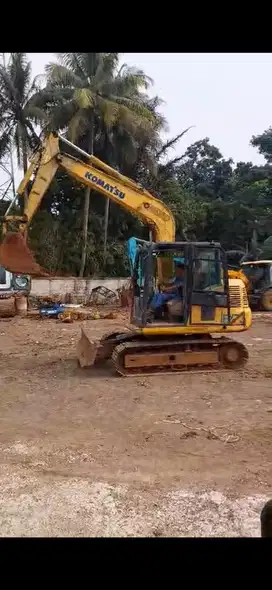 Excavator pc komatsu 70 2016