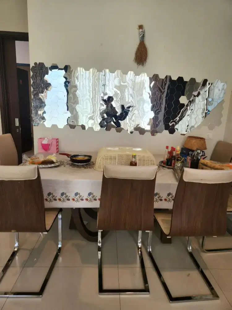 Meja makan set 6 kursi