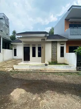 Disewakan rumah baru dekat Borma Cimahi!