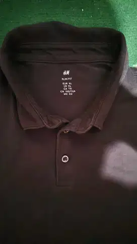 (Preloved) - Polo Shirt H&M Black - (Size XL)