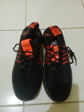 Sepatu Olahraga Pennay Baru