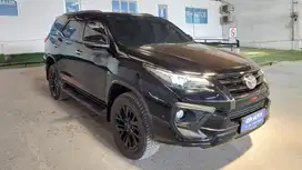 [OLXmobbi] Toyota Fortuner 2.7 SRZ TRD Bensin-AT 2020 Hitam