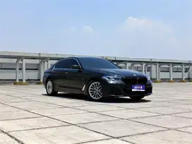 BMW 530i 2.0 Luxury 2018 Km 42rb Tangan 1