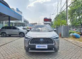 Toyota Corolla 1.8 Cross Hybrid Bensin-AT 2021 Abu