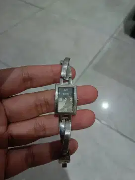 Jam Tangan Stainless Steel DKNY Kotak NY3384