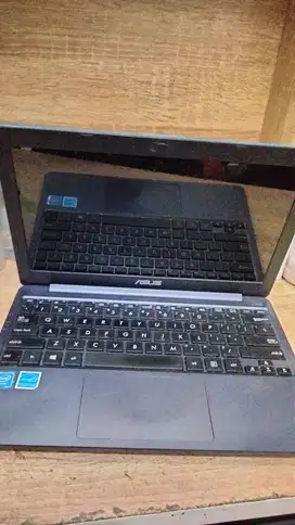 Dijual Murah Laptop ASUS E203M–Pilihan Terbaik untuk Pelajar&Mahasiswa