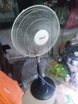 Dijual kipas angin berdiri sperti gmbar dijual satuan y