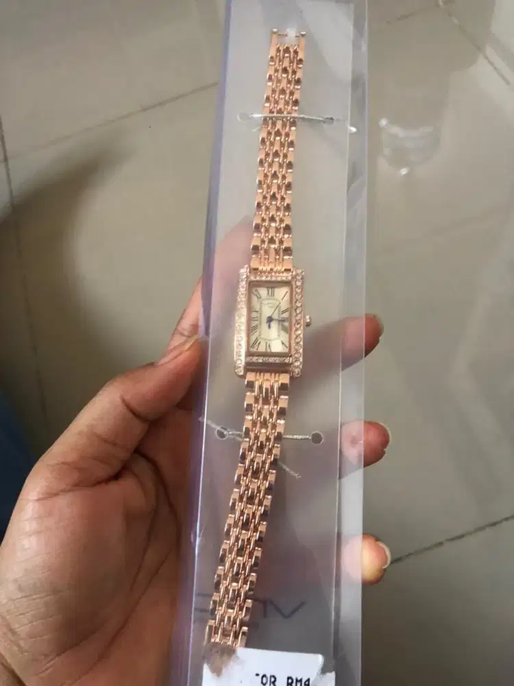 Jam kado dari malasyia