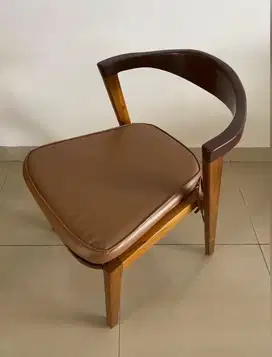 Kursi teras kayu