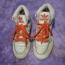 Sepatu adidas second