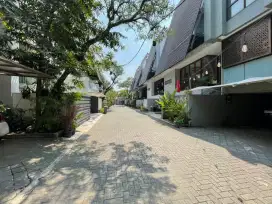 Dijual rumah 2 lantai siap huni di Bangka Kemang Jakarta Selatan