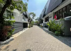 Dijual rumah 2 lantai siap huni di Bangka Kemang Jakarta Selatan