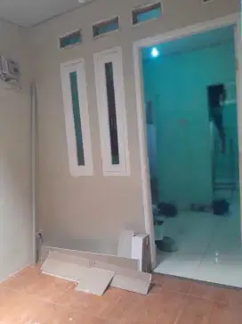 Dijual rumah lokasi trategis bebas banjir.