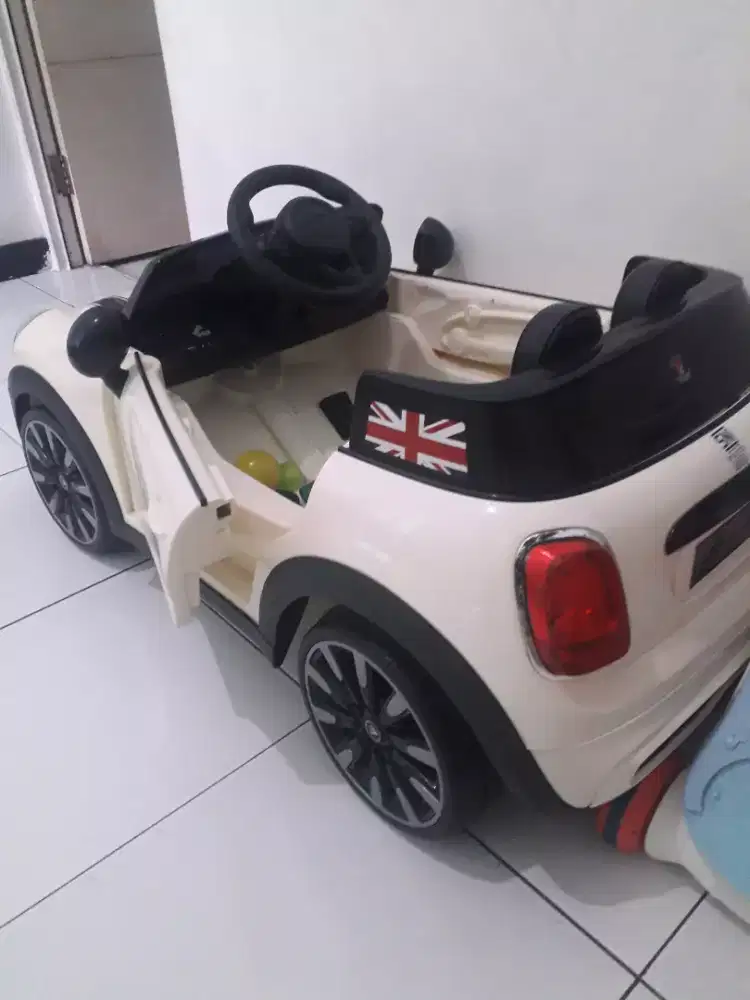 Mobil aki mainan anak