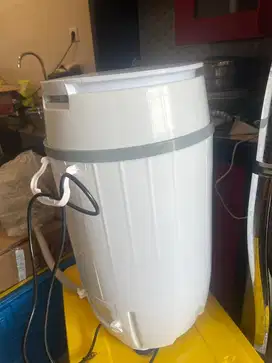 Mesin cuci portable mito 3,5 liter. Terawat jarang dipakai