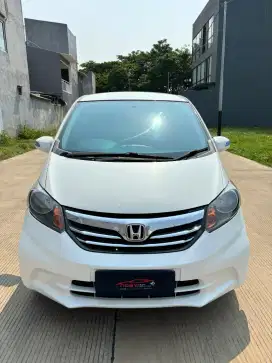 Honda Freed SD matic  2013