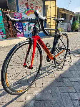 Roadbike Polygon strattos S7