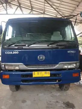 Truk tangki nissan cwa 260 tronton thn 2012