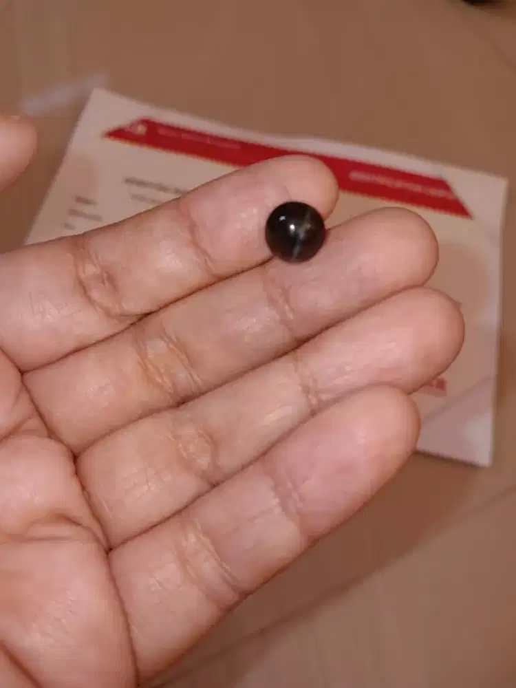 Natural cat's eye scapolite