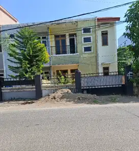 Rumah 2 Lantai Strategis Poros Jalan Skarda