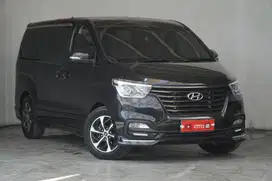 HYUNDAI H1 XG 2.5 A/T 2018 HITAM