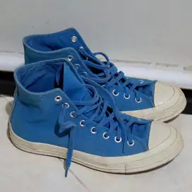 Sepatu Converse size 42