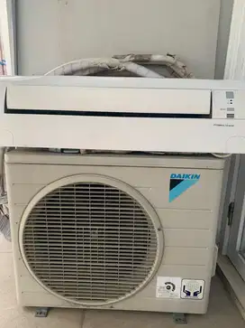 Ac daikin 1,5 pk indoor ( Bonus Ac outdoor/rsk)