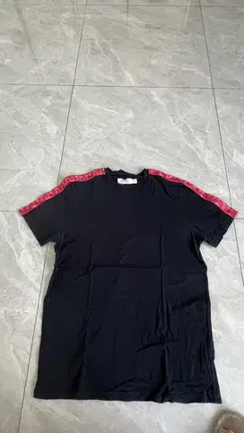 Kaos hitam polos