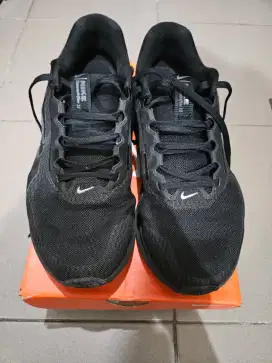 Sepatu Running Nike Downshifter 13
