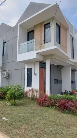 Dijual Cepat! (BU) Rumah Baru 2 lantai Hook Galuh Mas