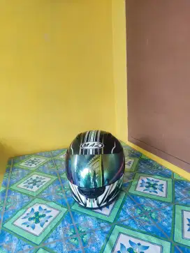 Helm MAZ ukuran L