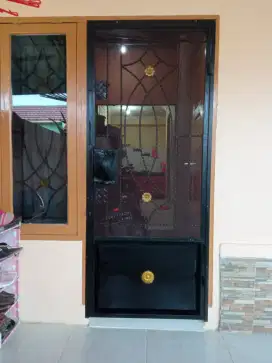 Tralis pintu minimalis