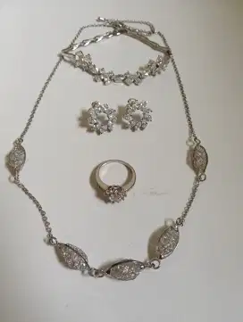 Set kalung gelang